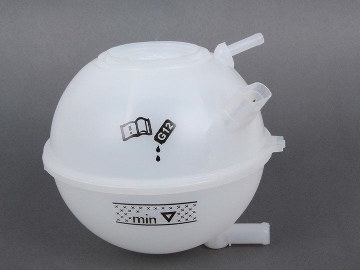 Skoda Octavia 2000-2010 Model Arası Yedek Su Deposu