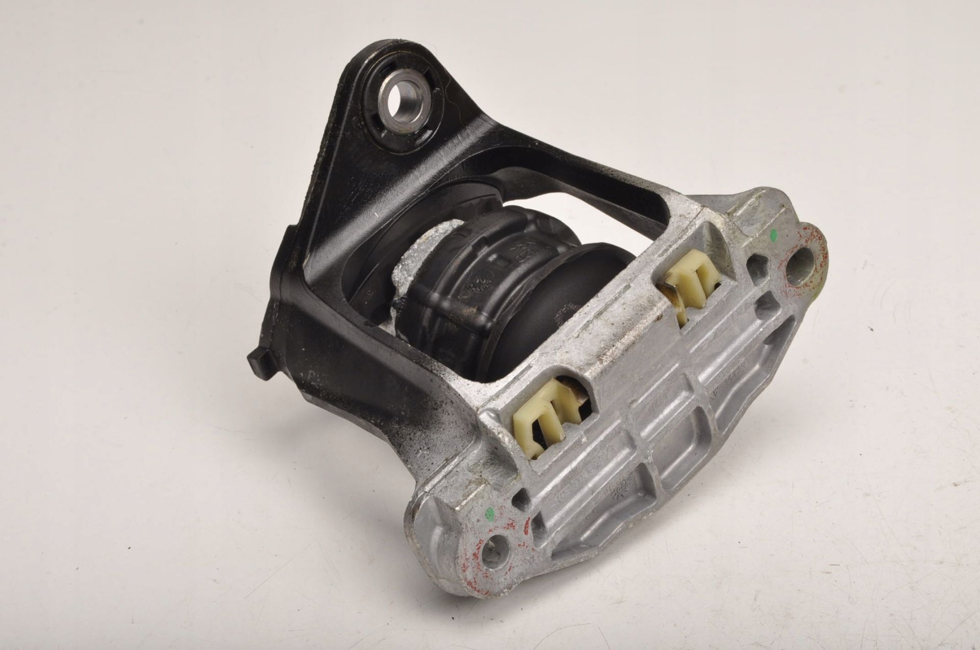 Volvo S60 V60 S90 V90 XC90 Motor Takozu Ön 32298661