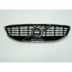 Volvo V40 R Design 2016-2018 Ön Panjur Logolu