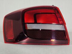 Volkswagen Jetta 2015 Model Sonrası Sol Arka Dış Stop Karartılmış Orijinal