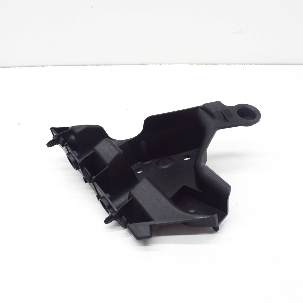 Volvo XC60 Ön Tampon Braketi Sol 2014 -2017 31323758