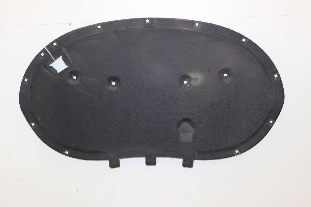 Volkswagen Passat 2011-2014 Arası Kaput İzolasyonu