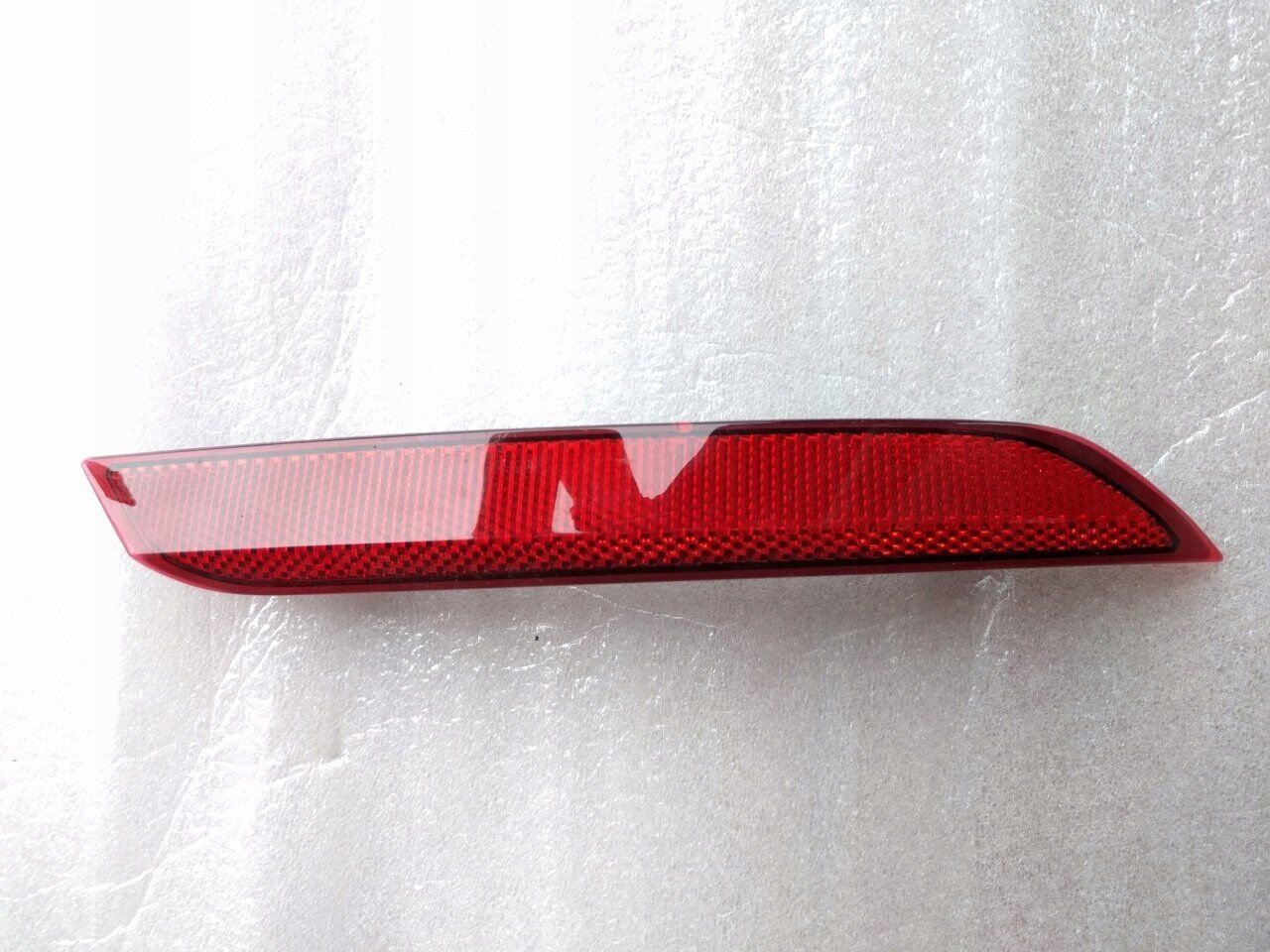 Volkswagen Polo 2015 Model Sonrası Sağ Arka Tampon Reflektörü