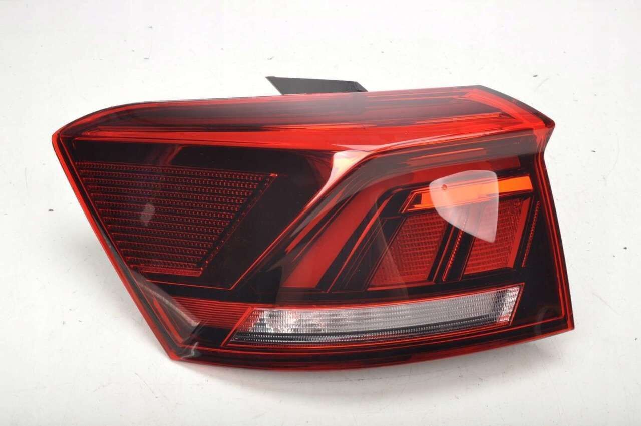 Volkswagen T-ROC Ledli Dış Sol Stop Karartılmış Renkli Orijinal