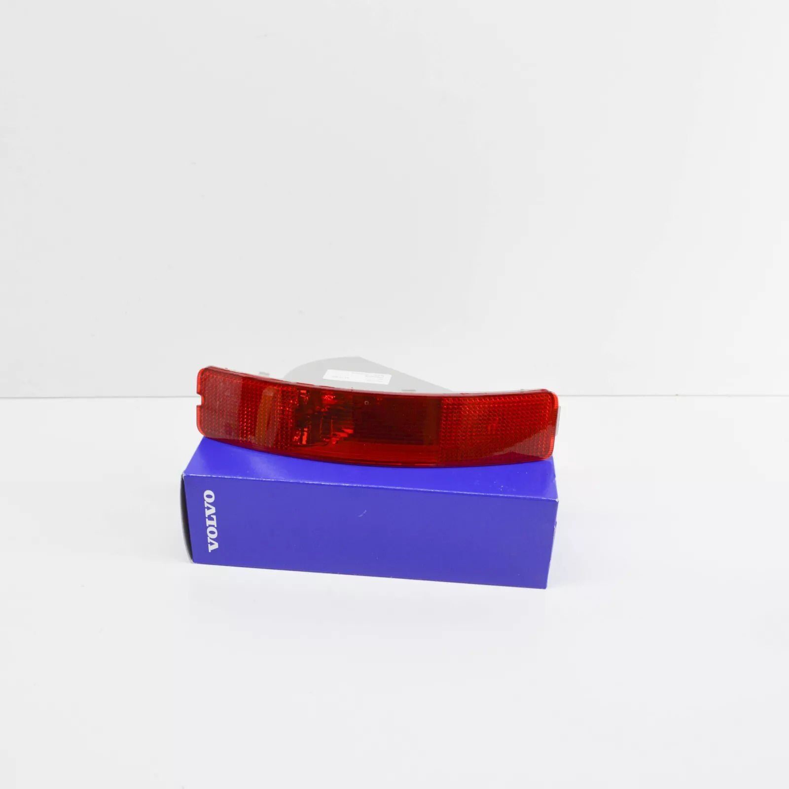 Volvo Orijinal XC90 2014 ve Öncesi Uyumlu Sağ Arka Reflektör 8693008