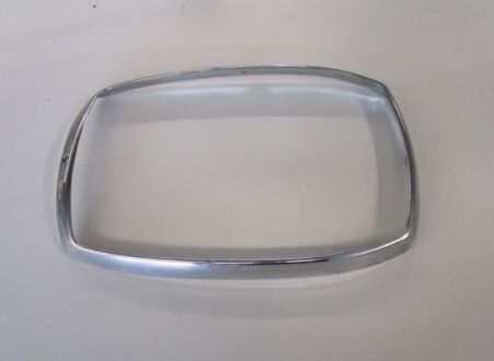 Mercedes W115 Kasa Far Cam Çerçevesi