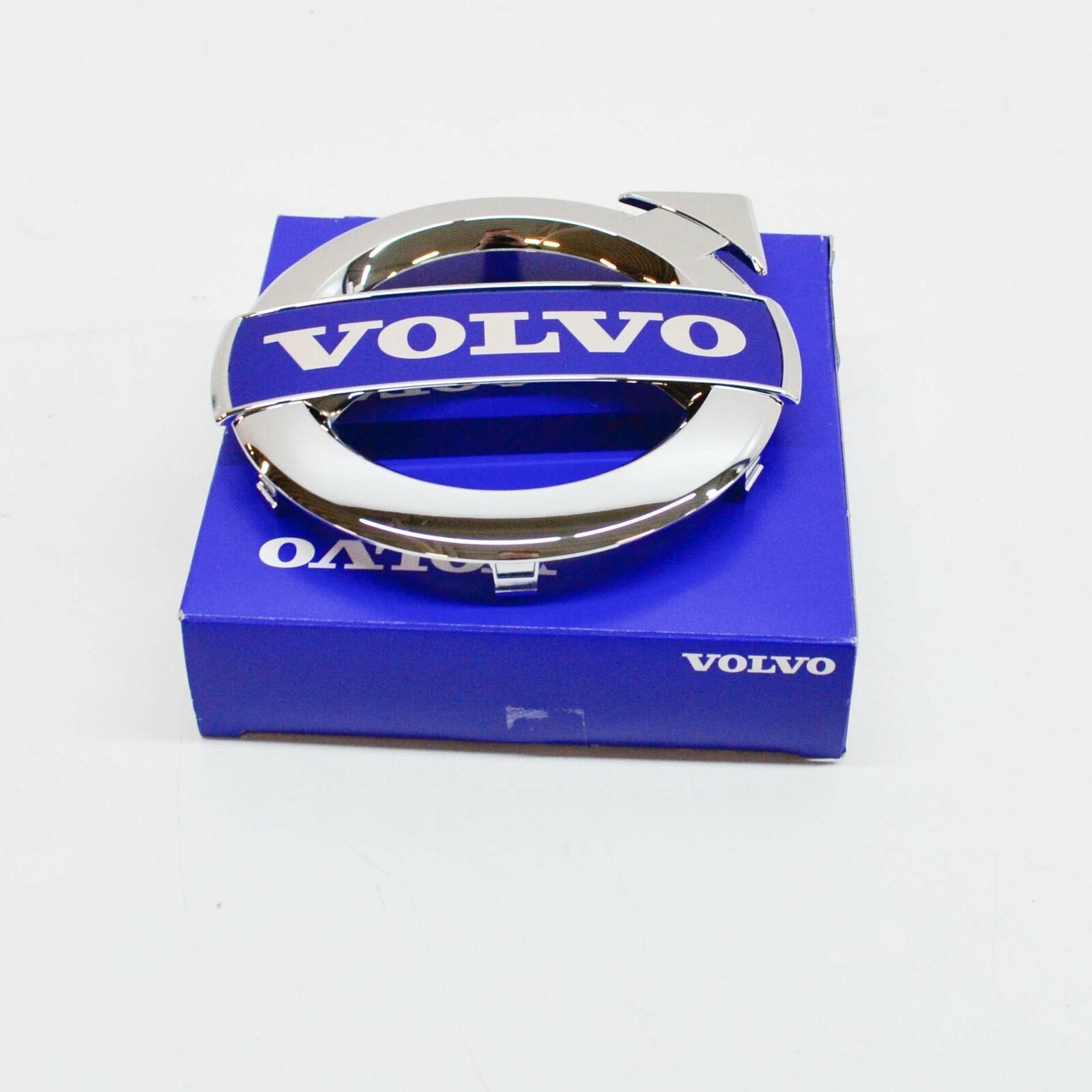 Volvo S60 V60 Ön Panjur Amblemi 2014 - 2018 31383030