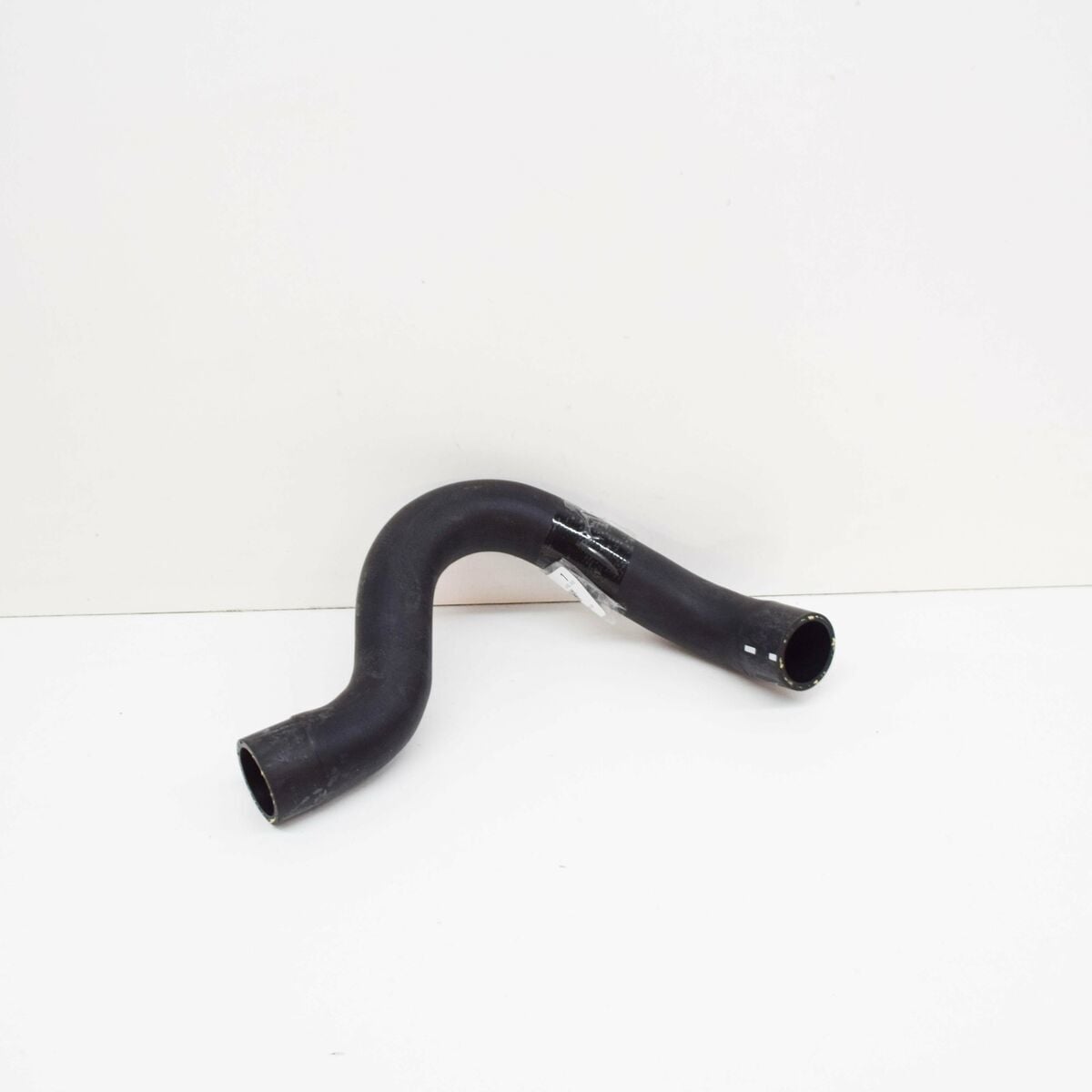 Volvo S60 XC70 Radyatör Hortumu 30680912